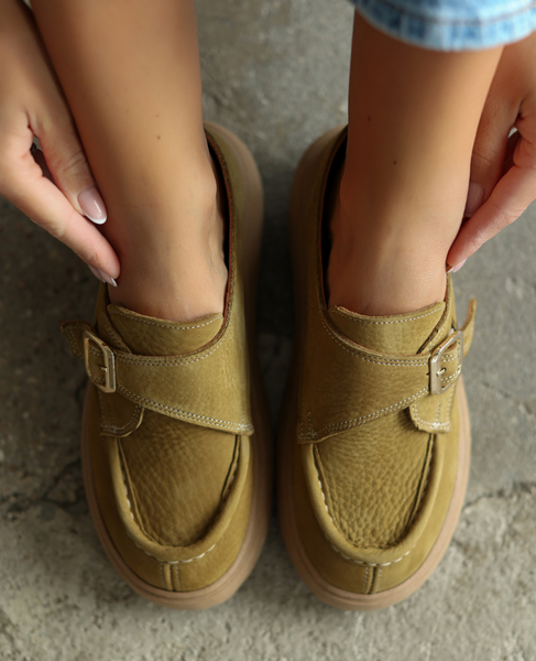 Winelli Women's Olive Leather Low-Cut Shoes
