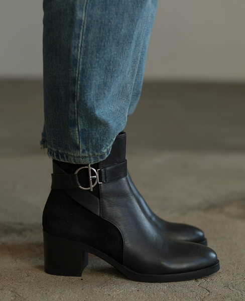 Isolina Women's Black Leather Ankle Boots