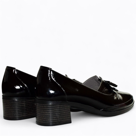 Skórzane czarne czółenka damskie Wattia