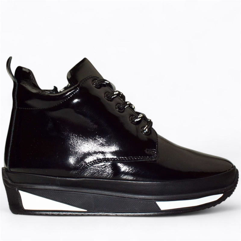 Zinoria Women's Black Leather Ankle Boots