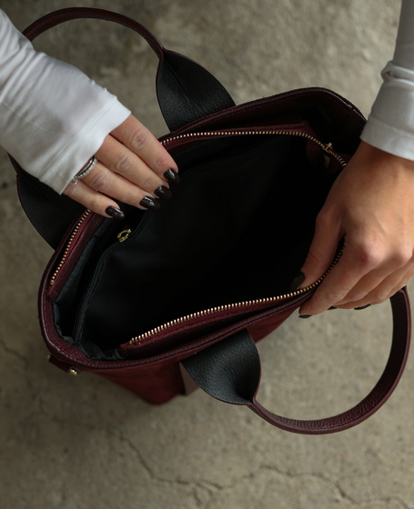 Elishia Wiśnia - Cherry-Colored Suede Leather Shopper Bag