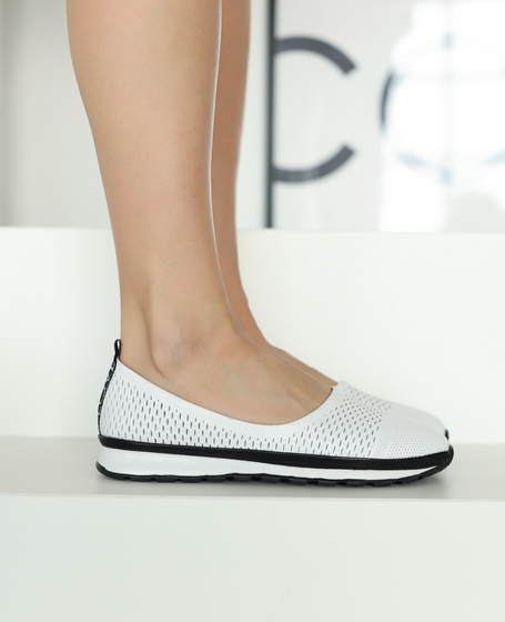 Belvita Women's White Leather Ballerina Flats