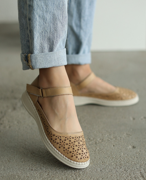 Zovelia Women's Cappuccino Leather Loafers