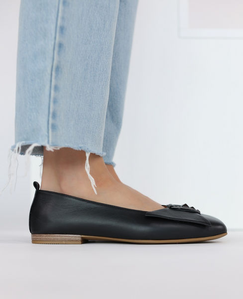 Cevrila Women's Black Leather Ballerina Flats