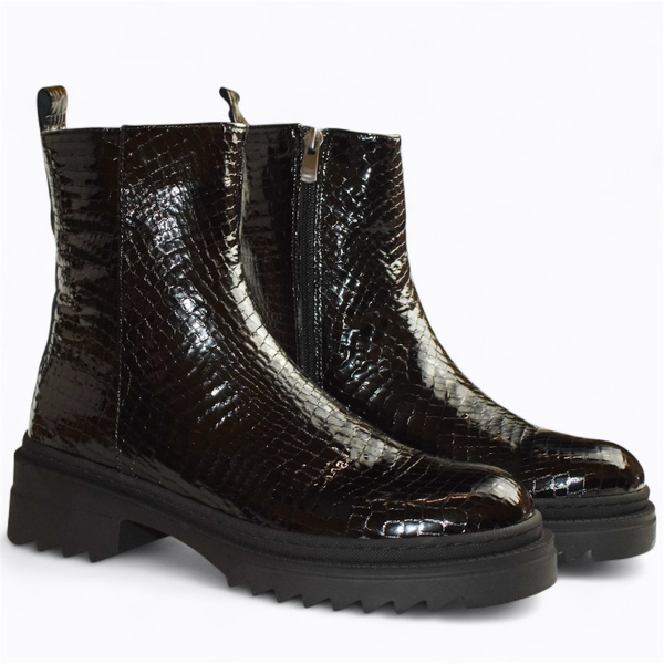 Espinna Women's Black Leather Ankle Boots