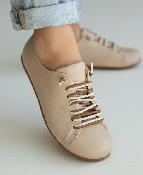 Carinde Beige Leather Women's Low-Cut Shoes