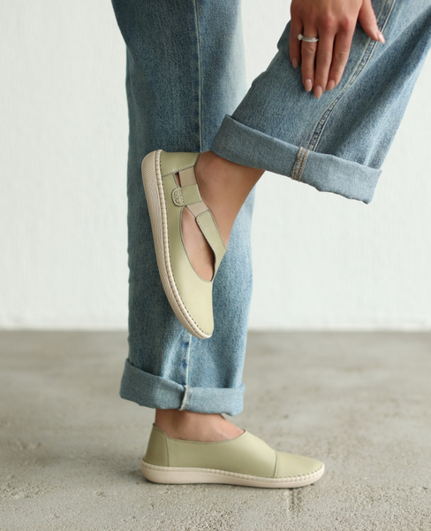 Pelvine Women's Green Leather Low-Cut Shoes