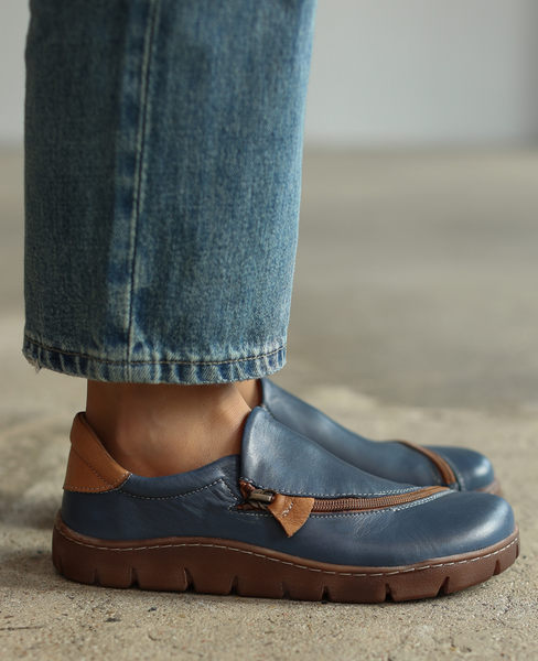 Elzette Navy Blue Leather Women's Low-Cut Shoes