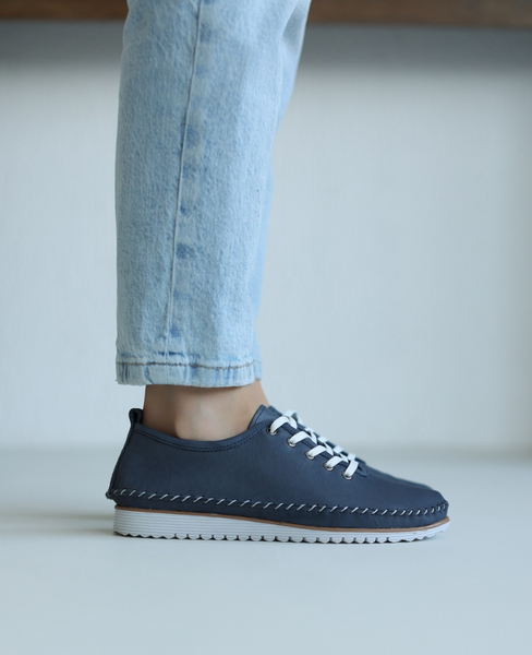 Helisse Navy Blue Leather Women's Low-Top Shoes