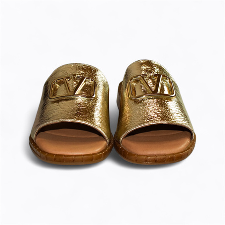 SANCHIA WOMEN'S GOLD FLIP-FLOPS