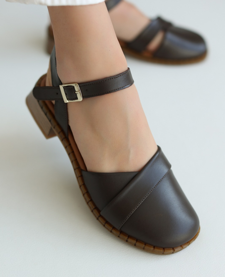 Arinsel Women's Leather Chocolate-Brown Sandals
