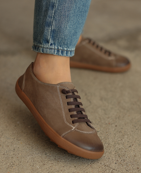 Belania Women's Gray Leather Barefoot Low-Top Shoes