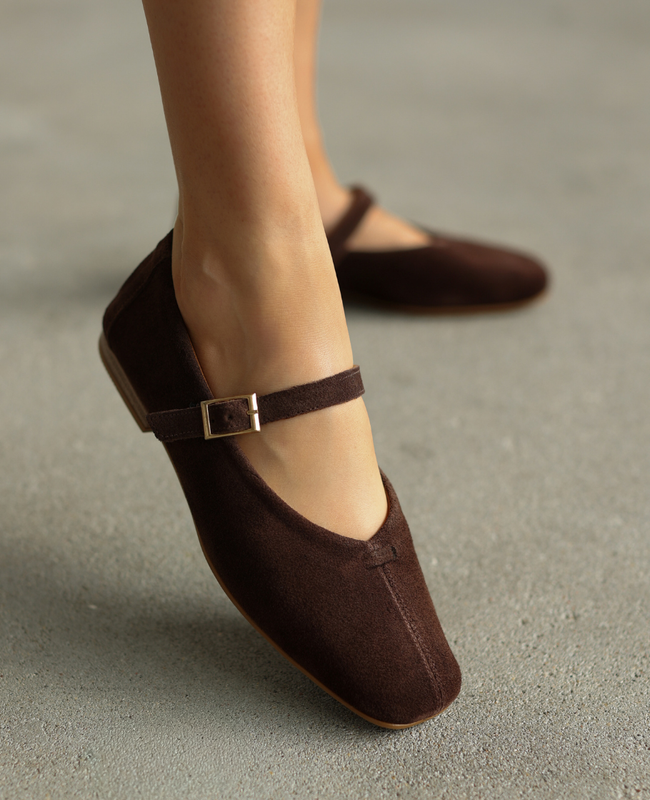 Olivina Women's Leather Chocolate-Brown Low-Cut Shoes
