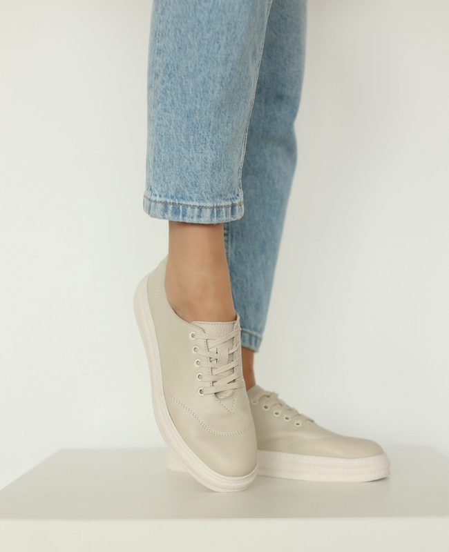 Freddia's Beige Leather Sneakers
