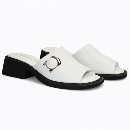 WHITE WOMEN'S FLIP-FLOPS BY DONALDI