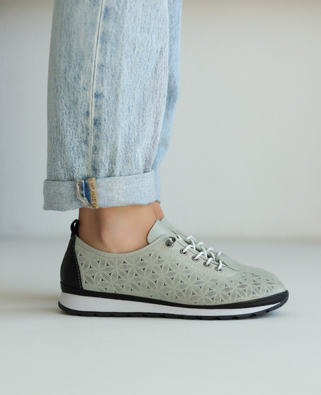 Amferia Women's Mint-Colored Leather Low-Cut Shoes