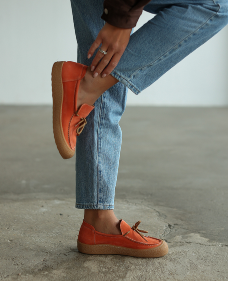 Trivela Women's Peach-Colored Leather Low-Top Shoes