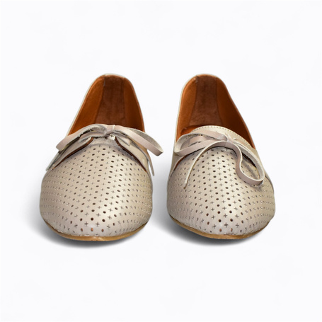 Julinea Women's Gray Leather Low-Cut Shoes