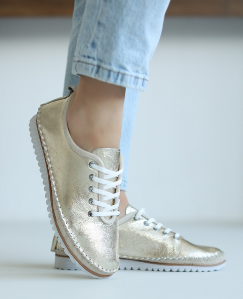 Helisse Women's Leather Gold Low-Cut Shoes