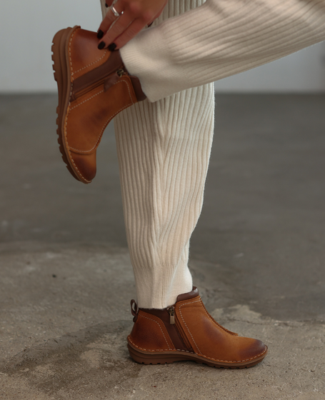 Halvora Women's Red Leather Boots