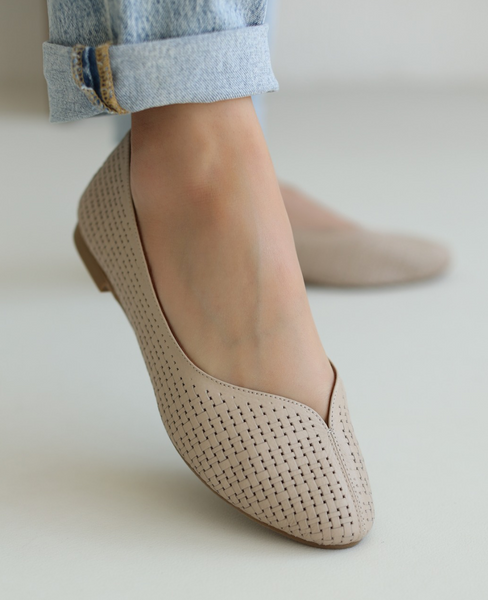 Deloria Beige Leather Women's Low-Cut Shoes