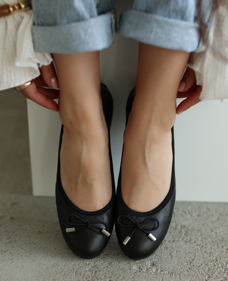Ruverna Black Leather Women's Ballerina Flats
