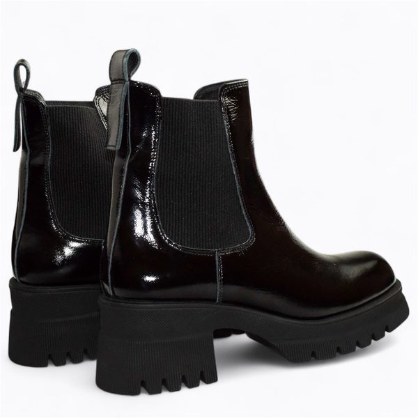 Zarelin Women's Black Leather Ankle Boots