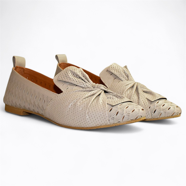 Robinia Women's Gray Leather Low-Cut Shoes
