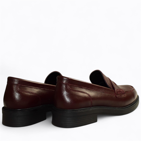 Gabelia Women's Burgundy Leather Low-Cut Shoes