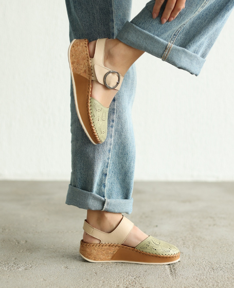 Fiorina Women's Green Leather Sandals