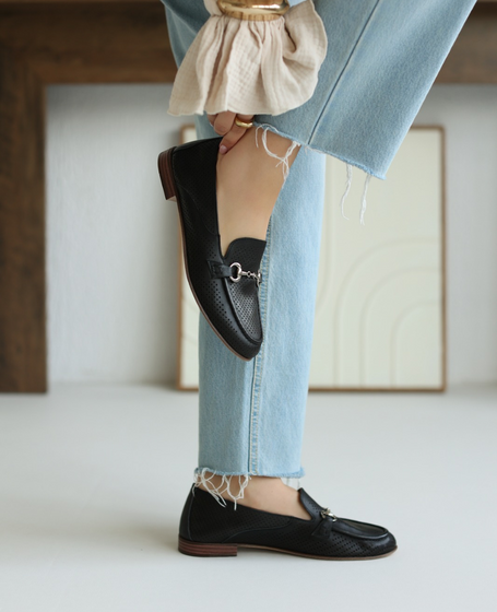Fenella Women's Black Leather Low-Cut Shoes