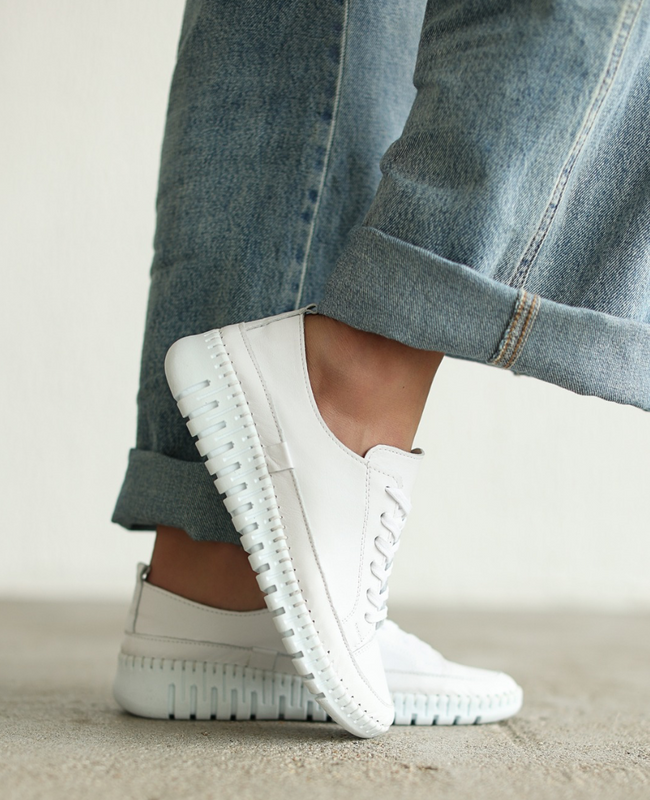 Zefilla White Leather Women's Low-Top Shoes