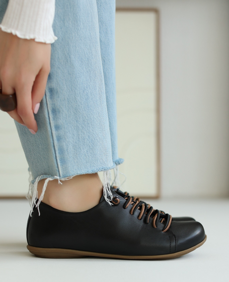 Carinde Women's Black Leather Low-Cut Shoes