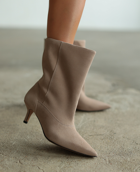 Noteria Women's Taupe Leather Ankle Boots
