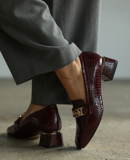 Aurea Women's Burgundy Leather Pumps