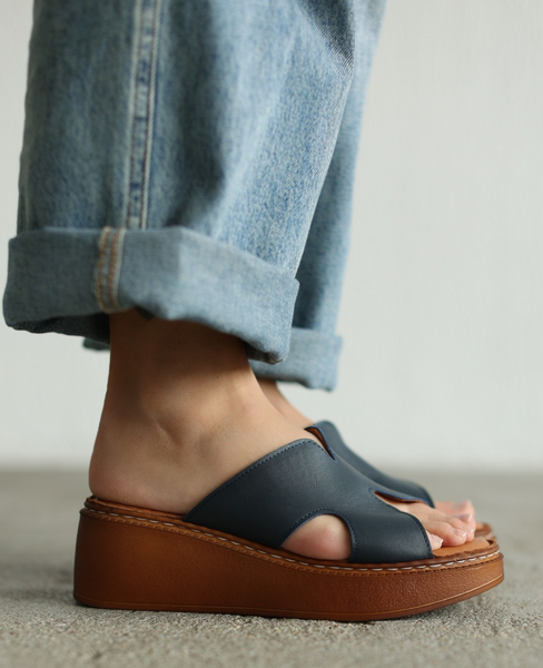 Opritia Navy Blue Leather Women's Flip-Flops