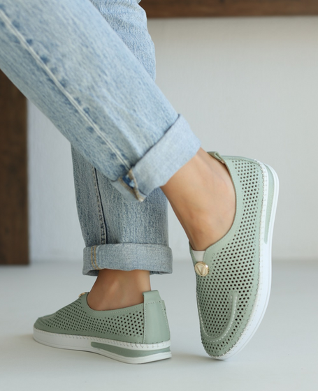 Dirfira Women's Mint-Colored Leather Low-Cut Shoes