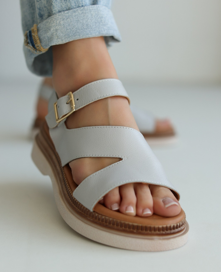 Arelina Women's Gray Leather Sandals