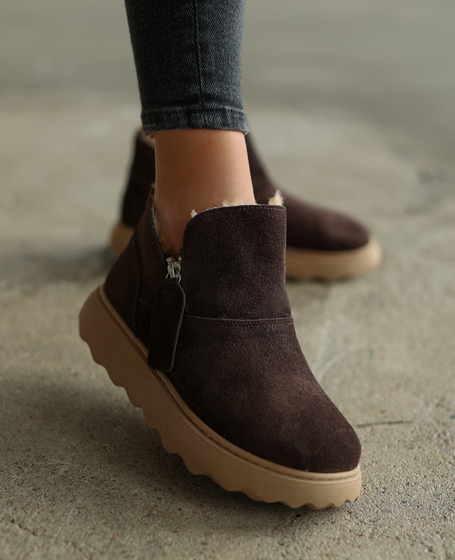Dominia Women's Leather Chocolate-Brown Snow Boots