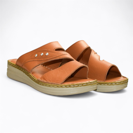 RED WOMEN'S FLIP-FLOPS BY JANTRIA