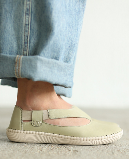 Pelvine Women's Green Leather Low-Cut Shoes