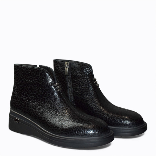Renissa Women's Black Leather Ankle Boots