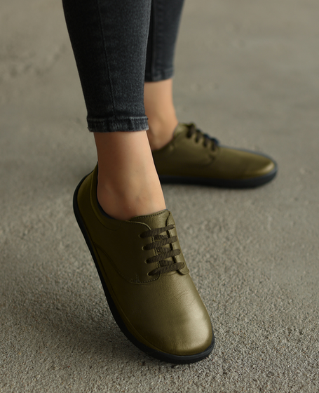 Serilda Women's Olive Leather Barefoot Low-Top Shoes