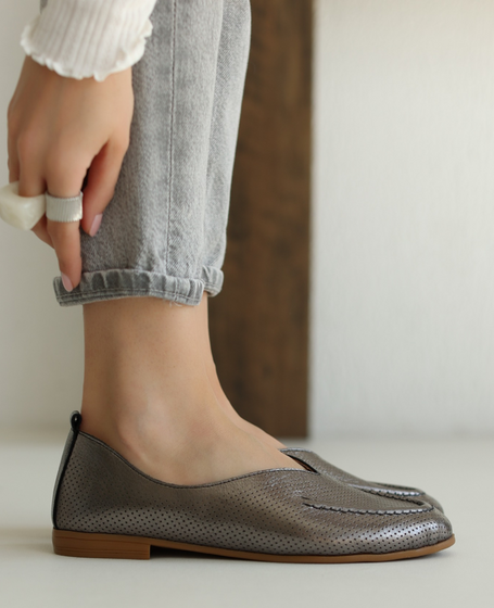 Fauriel Women's Leather and Steel Low-Top Shoes