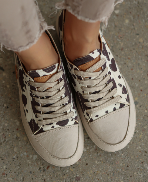 Fenleri Women's Beige Leather Low-Top Shoes with an Animal Print