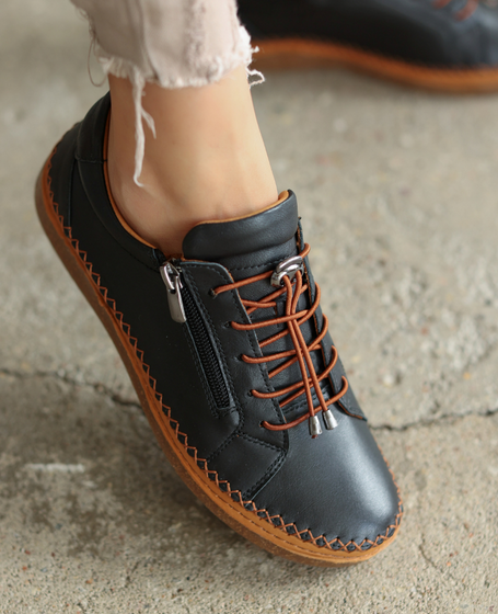 Agnetia Women's Black Leather Low-Cut Shoes