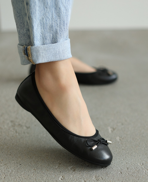 Ruverna Black Leather Women's Ballerina Flats