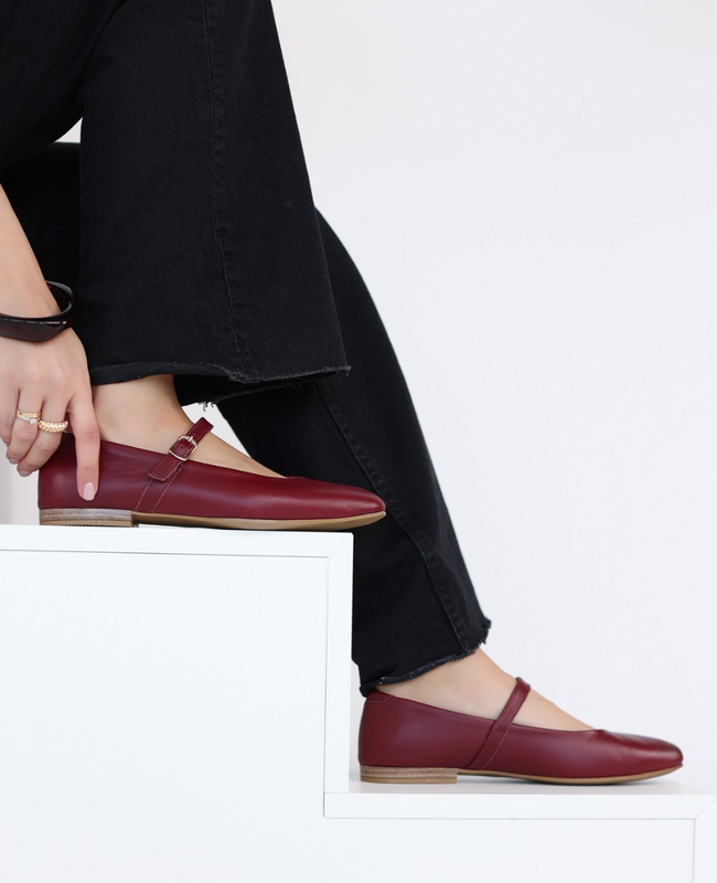Kresida Women's Burgundy Leather Ballerina Flats