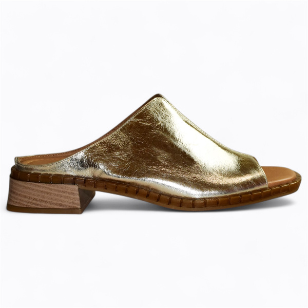 RAVIOLA WOMEN'S GOLD FLIP-FLOPS