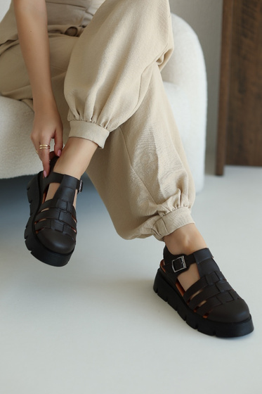 Bisopia Women's Black Leather Sandals